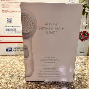 Mary Kay Skinvigorate Sonic™ Skin Care System